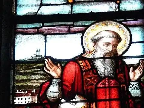 Vidriera neogótica de la catedral de Linz (Austria) que muestra a San Severino