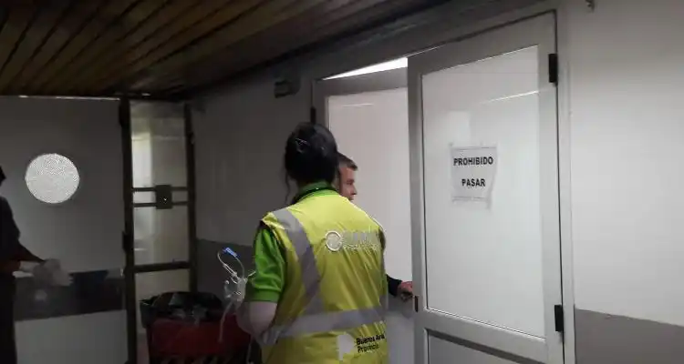 Accidente entre dos motos: derivan a joven con severos traumatismos y una mujer quedó internada con una fractura