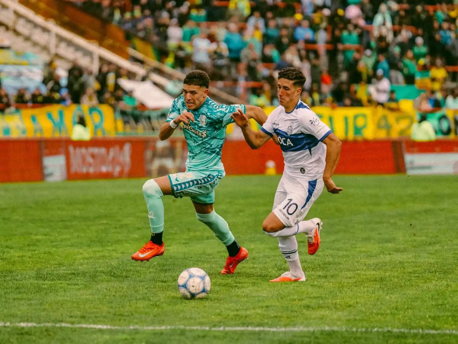 La visita abrió el marcador a los 40 minutos de la primera etapa.