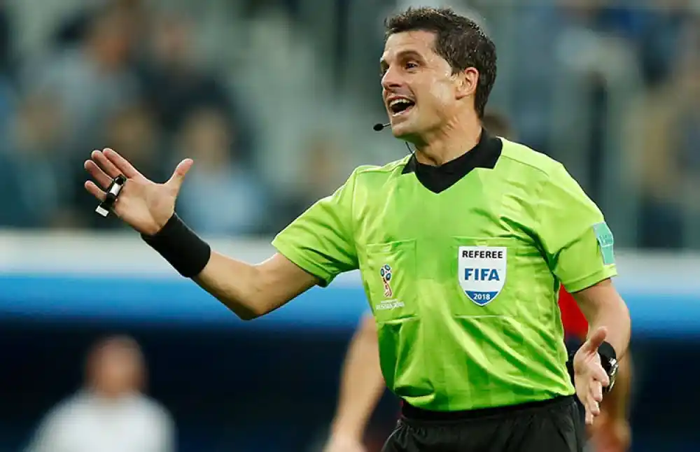 Ya está el árbitro de la Superfinal