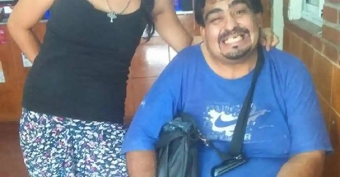 Quién es el hombre que murió tras ser pateado en el pecho por un policía de la Ciudad