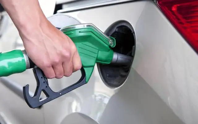 Congelan el precio de los combustibles hasta el 30 de junio