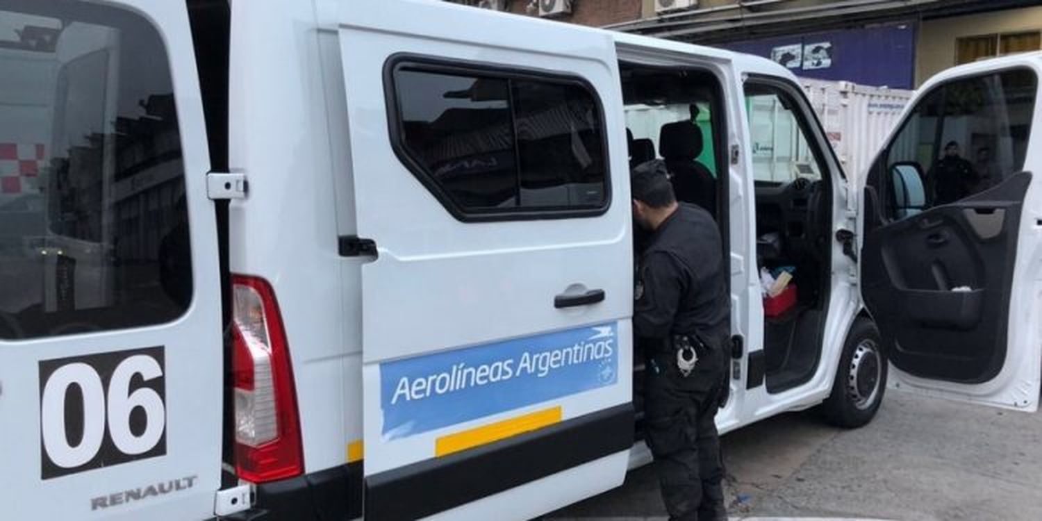 Detuvieron a una banda “abrevalijas” que operaba en el aeropuerto de Ezeiza