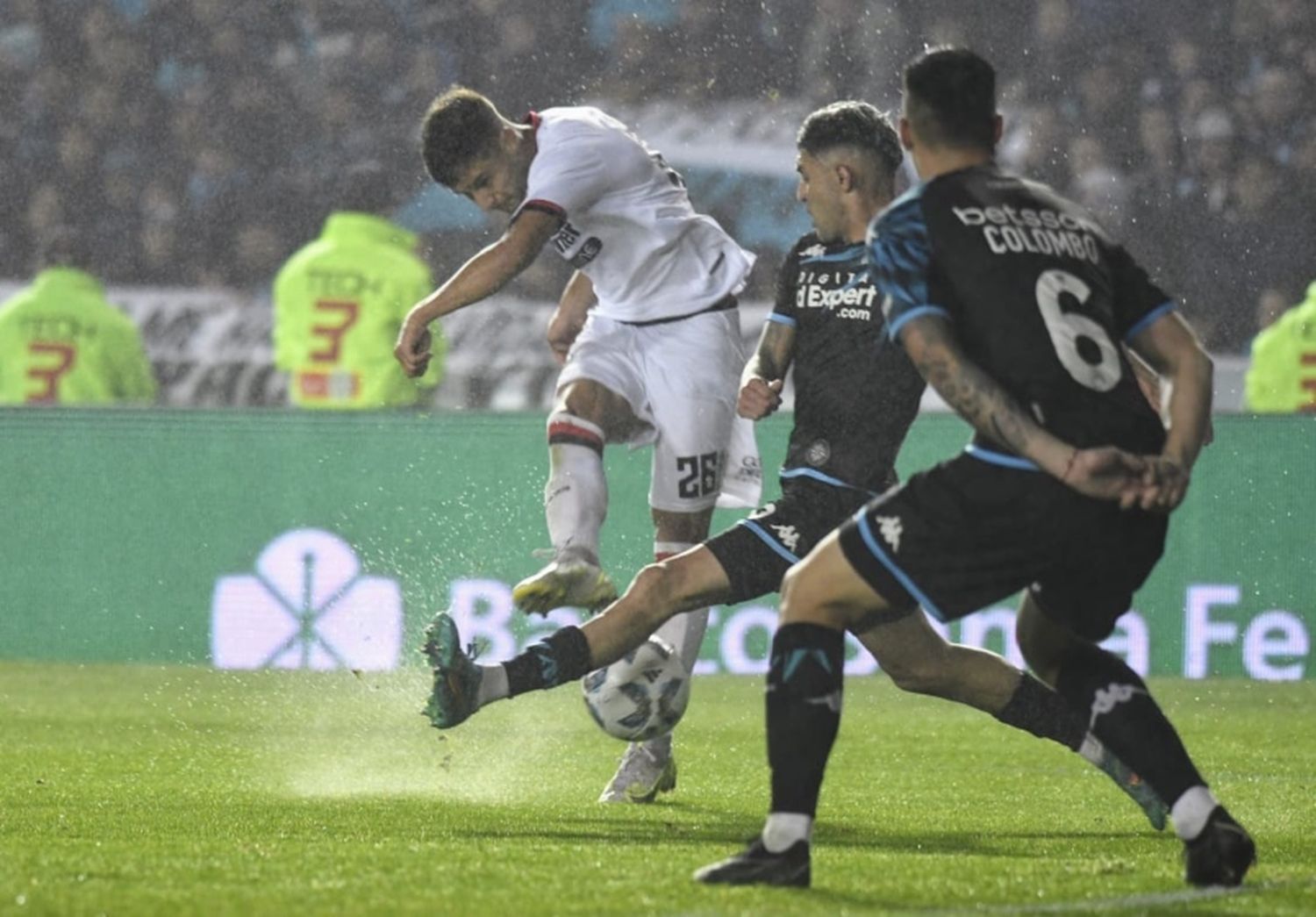 Newell’s ya se traía un empate, pero se le escapó en la última: cayó 2-1 ante Racing