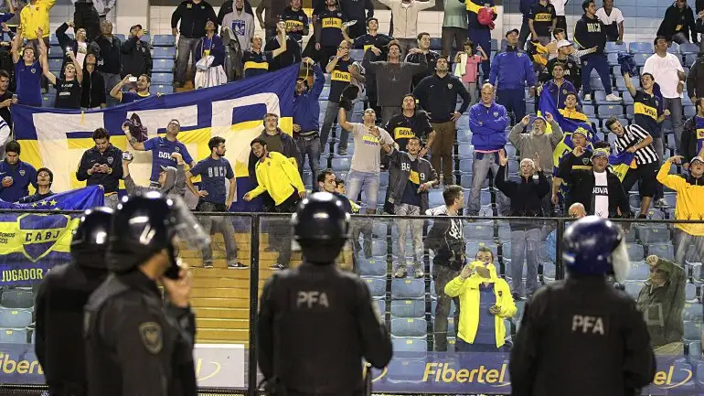 La Conmebol eliminó a Boca de la Copa Libertadores y le aplicó leves sanciones