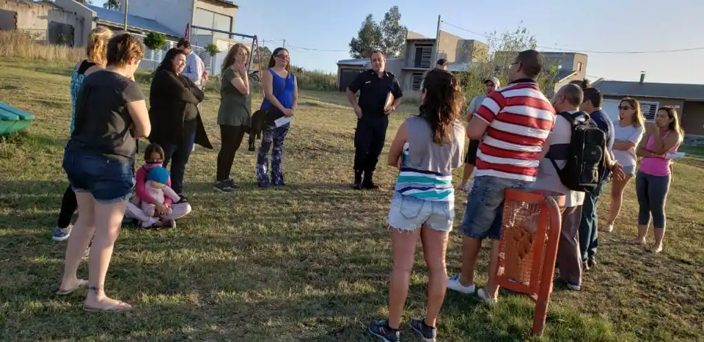 Autoridades de Protección Ciudadana se reunieron con vecinos del barrio Smata