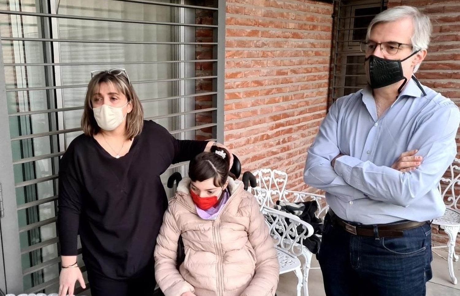 Padres de chicos con discapacidades y comorbilidades juntan firmas: Piden la vacuna Pfizer para sus hijos