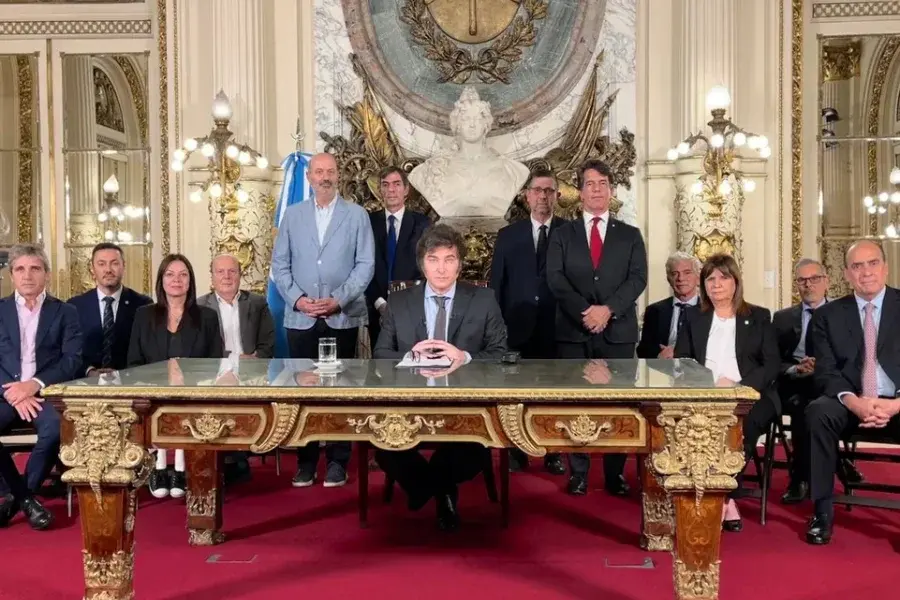Milei presentó su mega DNU de desregulación para que "crezca la economía": la publicación del Boletín Oficial