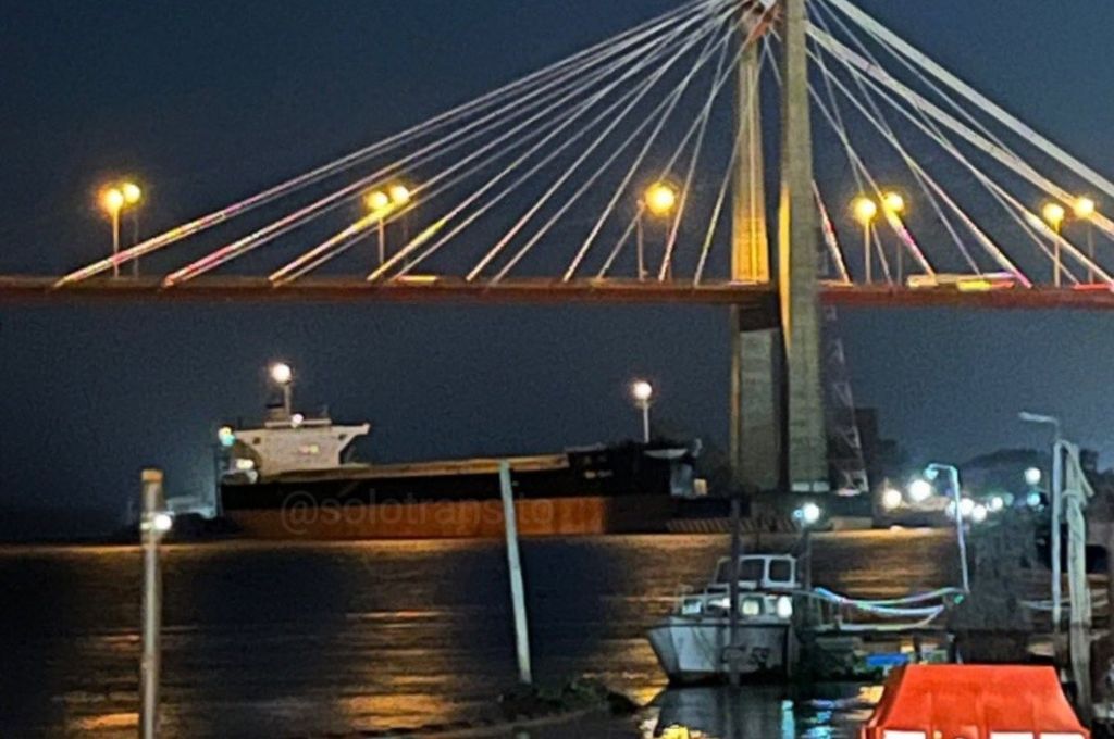 Barco carguero