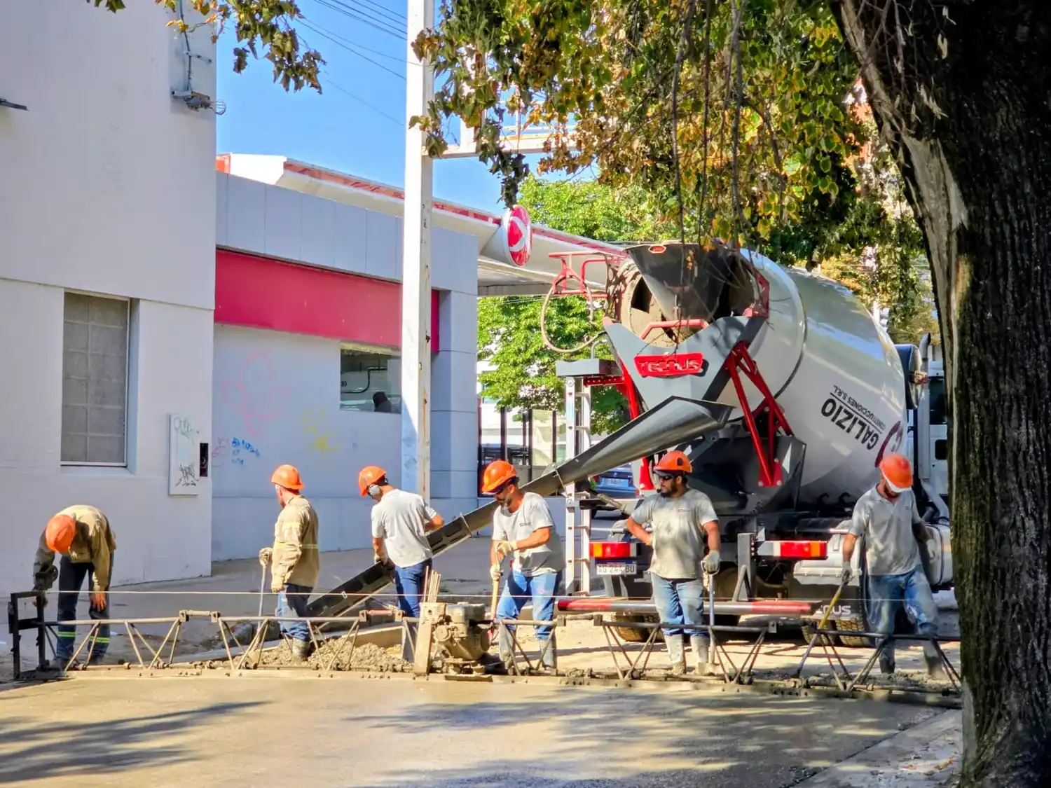 La intervención forma parte de las seis nuevas cuadras incorporadas a la etapa de repavimentación recientemente finalizada en distintos sectores de la ciudad.