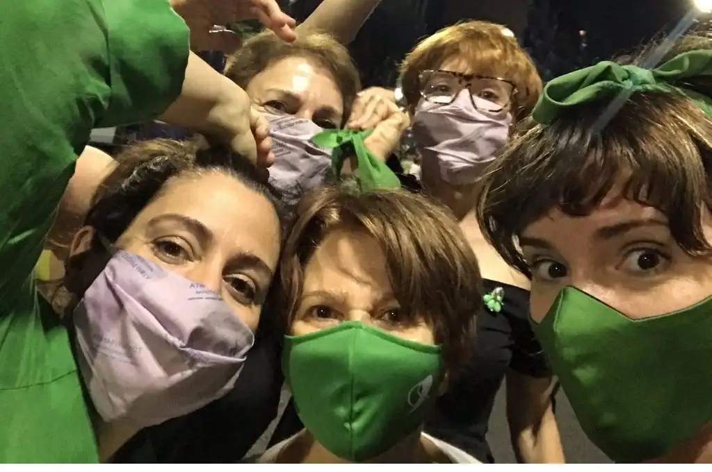 Actrices y personalidades del espectáculo celebran la legalización del aborto
