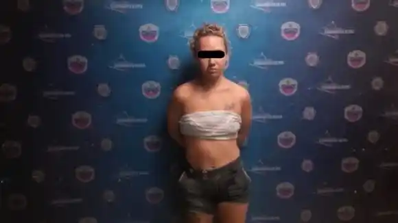 DETENIDA «LA CATIRA», señalada de asesinar a un hombre con un pico de botella en Catia (VIDEO)