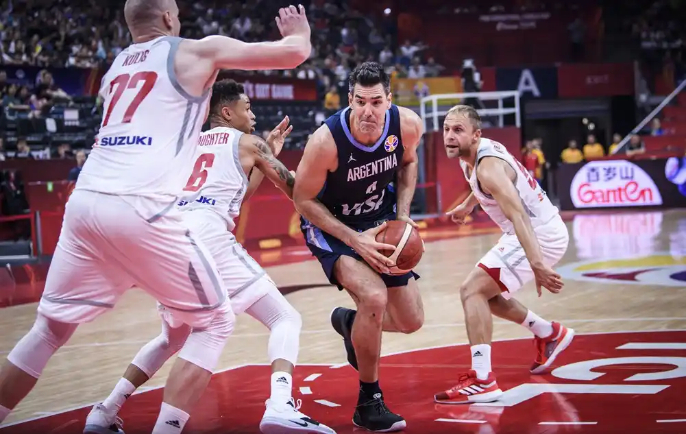 Argentina apabulló a Polonia y llegó invicto al choque de cuartos de final