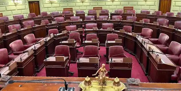 El Ejecutivo coordina detalles para poner en marcha la Convención Constituyente