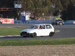 Bayala larga adelante en la Clase 1