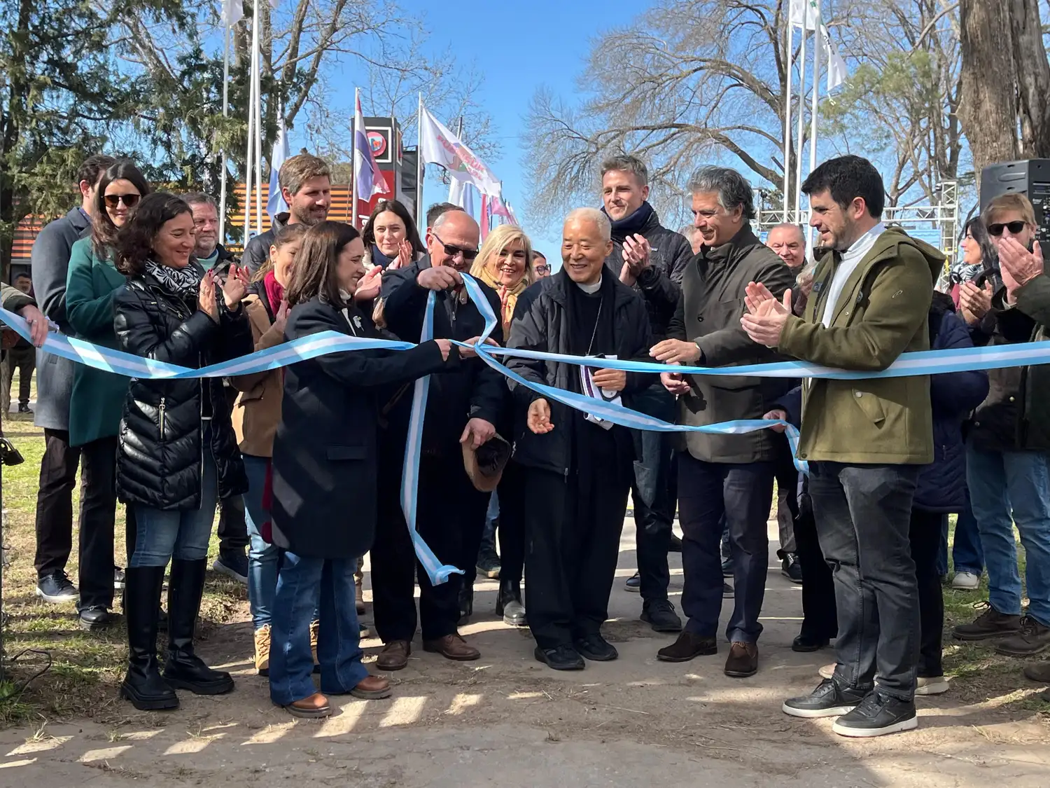 Corte de cinta en 2025, con la presencia del sol. En este sábado 15 de agosto de 2026, el tiempo no se asoció de igual manera con la ExpoVenado en su 90° edición. Foto: MVT