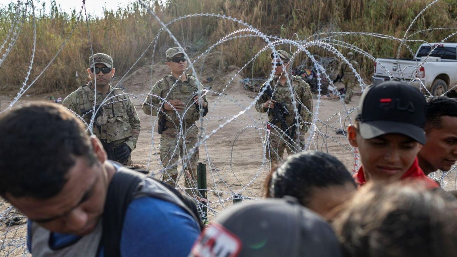 TEXAS NO DA RESPIRO A MIGRANTES: aprueban ley extraordinaria que permite expulsarlos  