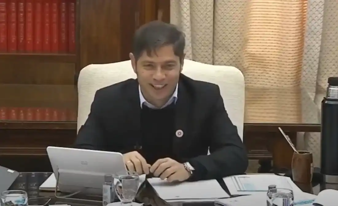 El insólito blooper del Intendente de Mar del Plata en pleno Zoom con Kicillof: "Te estamos escuchando todos"