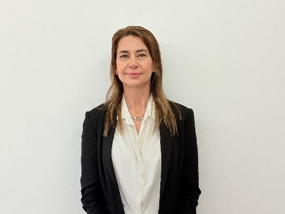 Romina Almeida: el modelo del presidente es “la única salida para poner de pie a nuestro país”