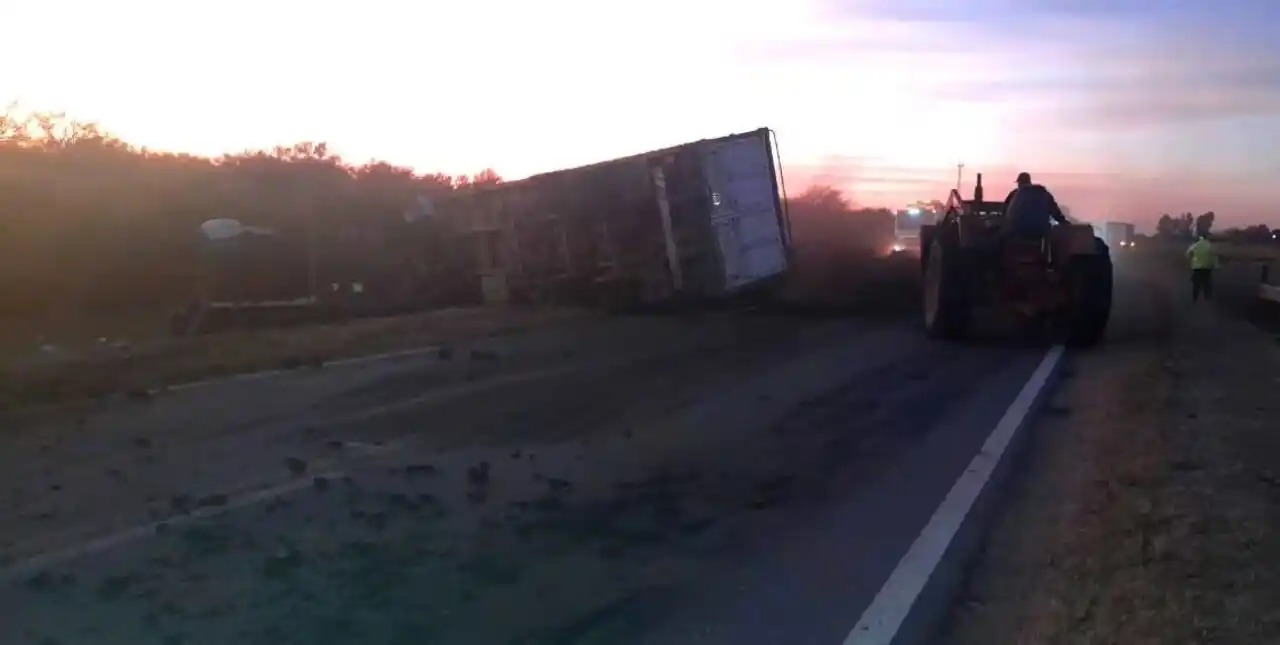 Impactante choque de camiones sobre Ruta 34 en San Cristóbal