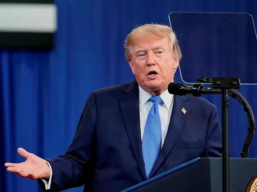 Trump dijo que declarará el estrecho de Ormuz territorio de Estados Unidos una vez que termine la ofensiva militar contra Irán