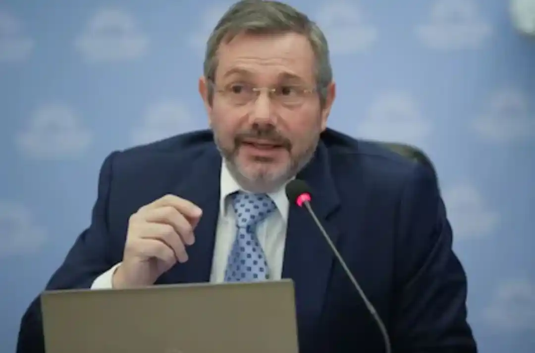 Milei echó al titular de la Anses luego de que anunciara un proyecto para cambiar la edad jubilatoria