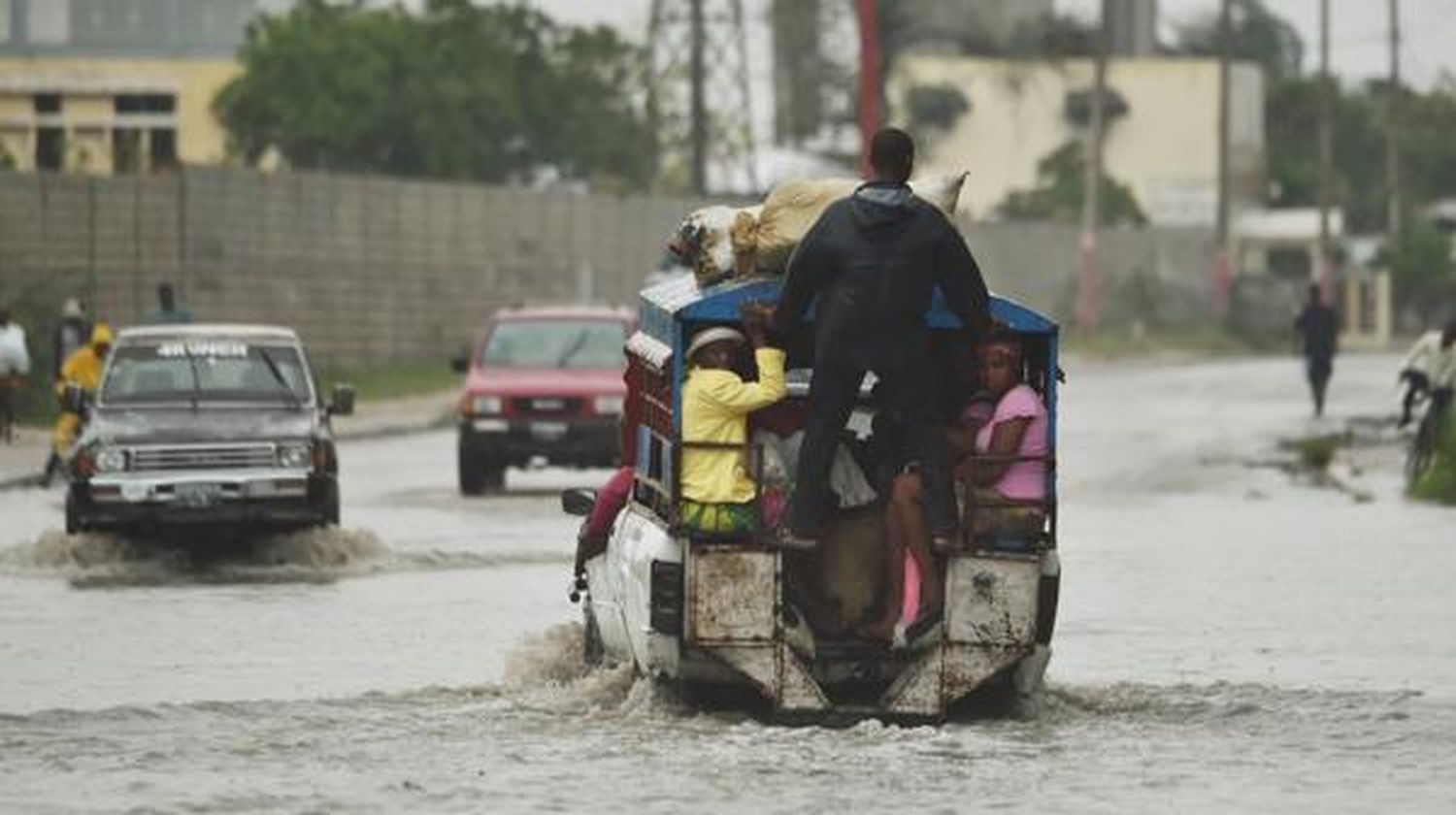 El huracán Matthew pone rumbo a las Bahamas y Miami