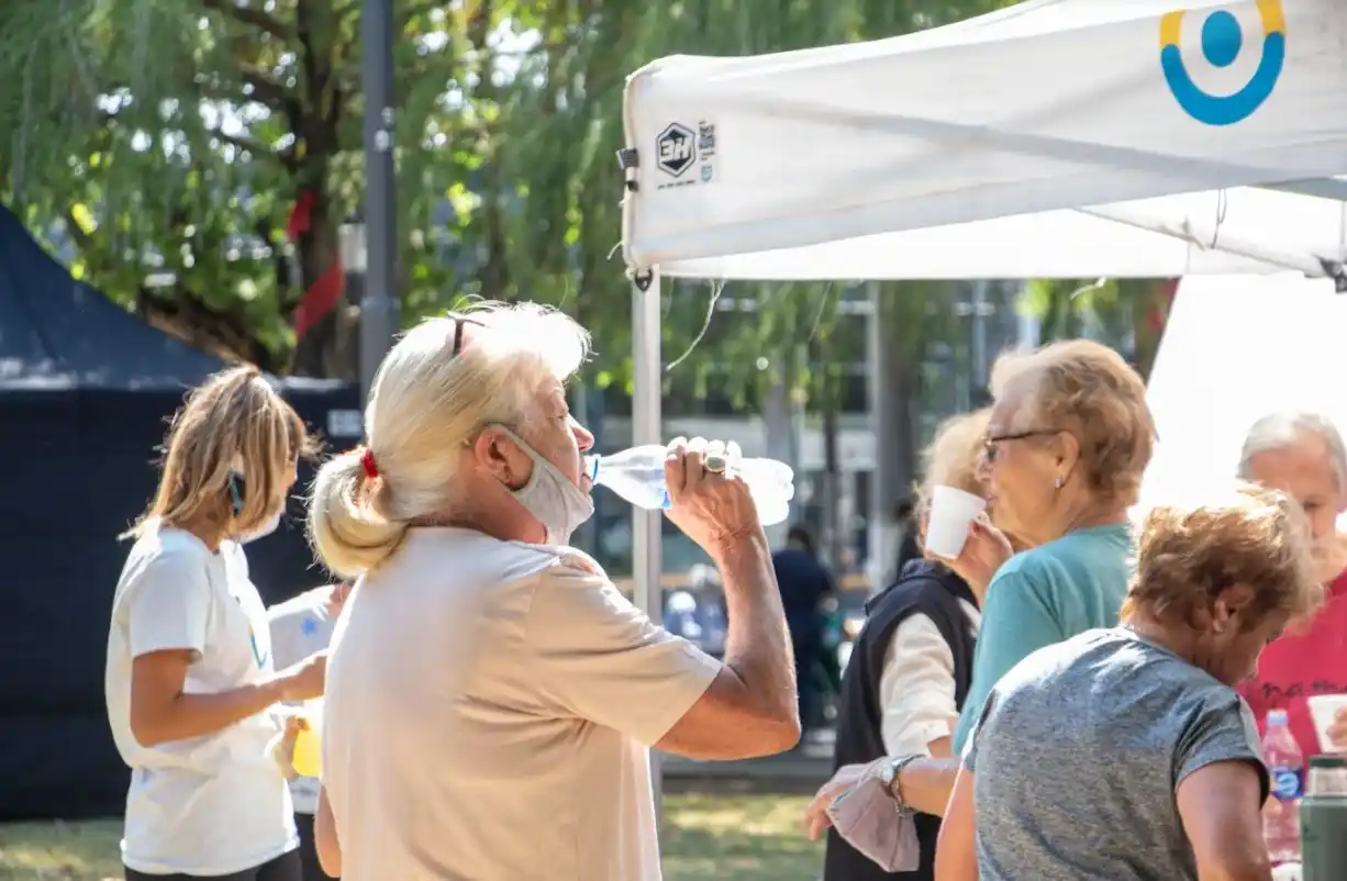 Ola de Calor: Qué recomendó PAMI para evitar un "golpe de calor" en personas mayores