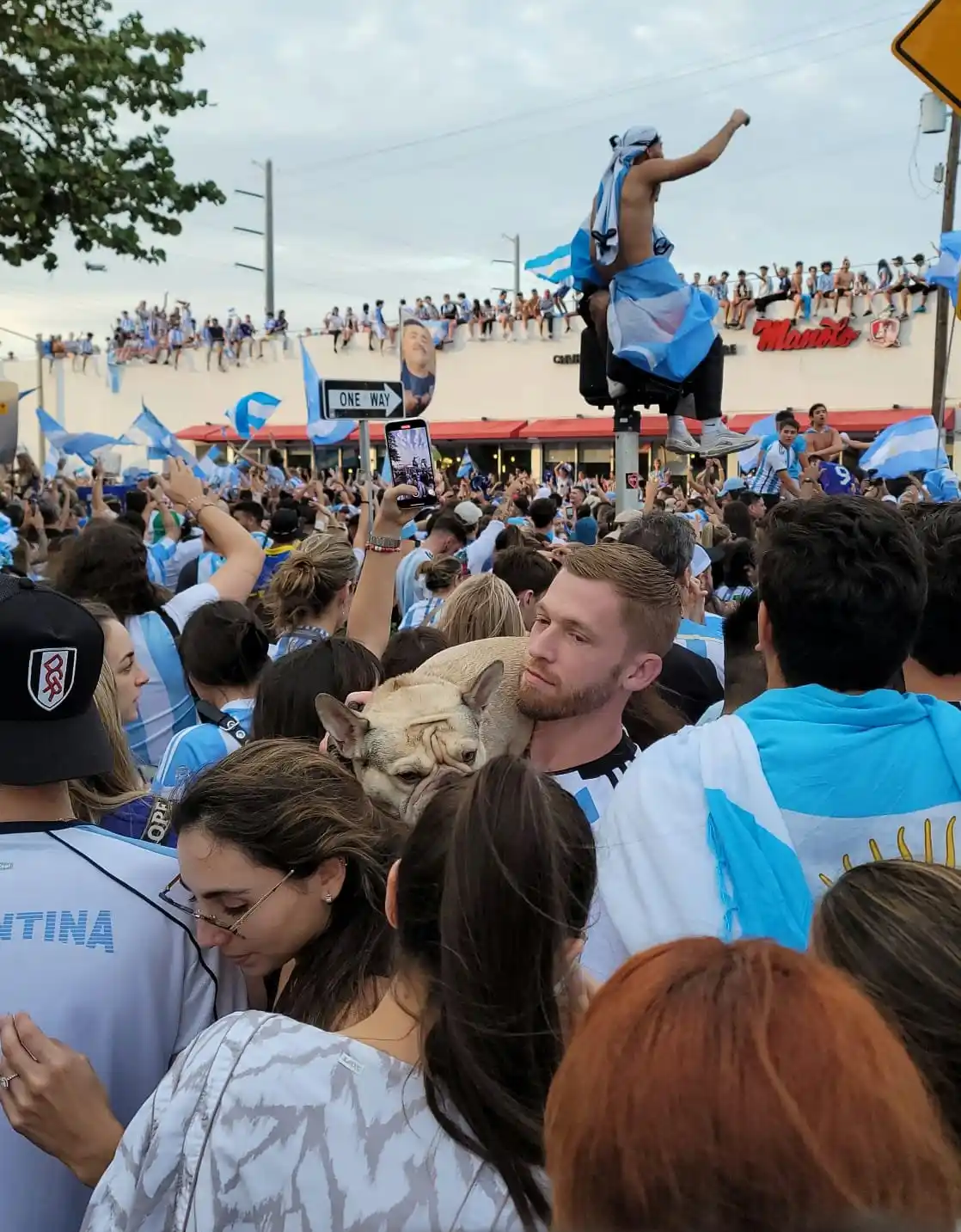 Festejo del Mundial 2022 en Manolo Beach-