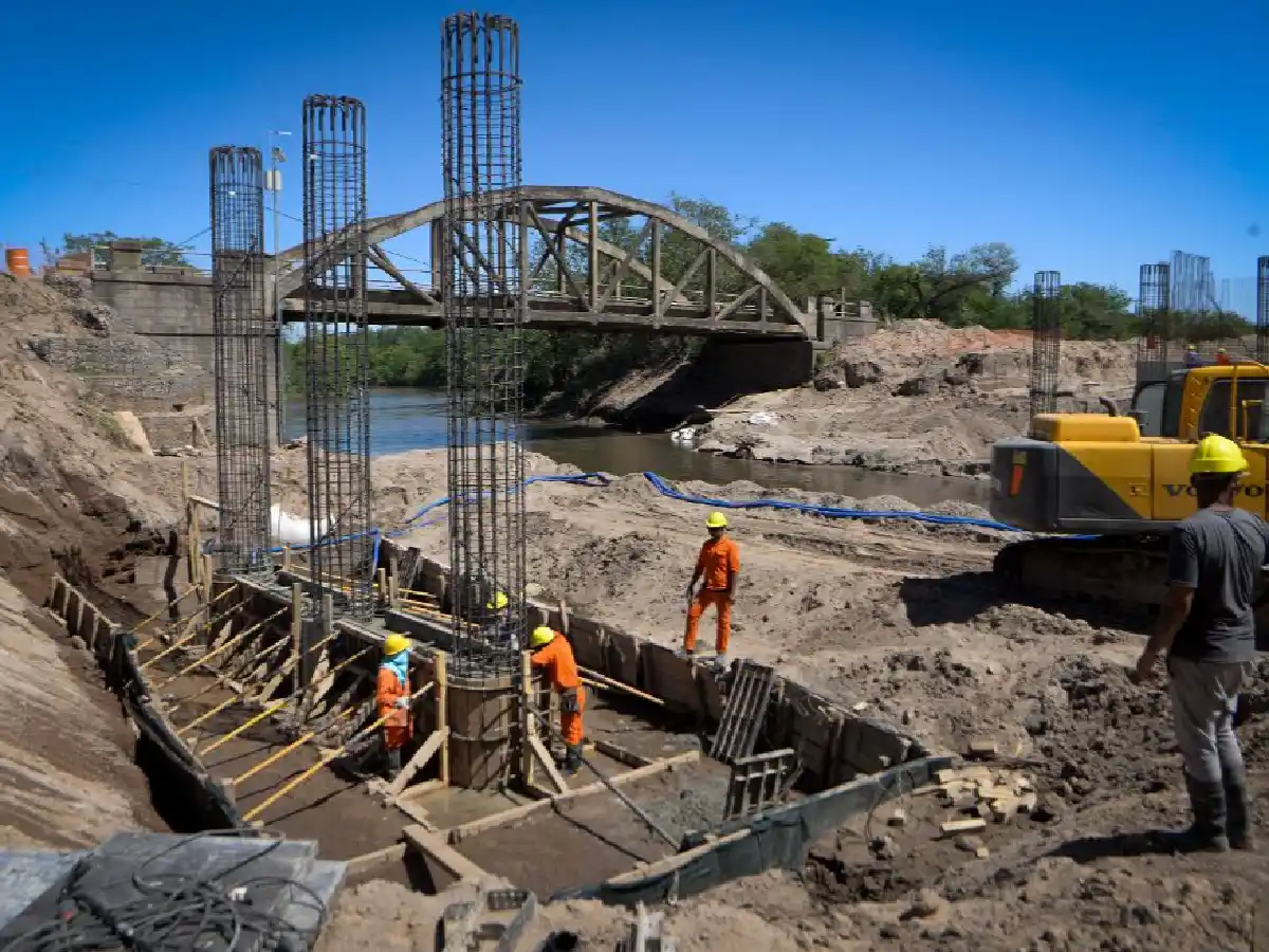 Avanza la construcción del  puente entre La Para y Toro Pujio