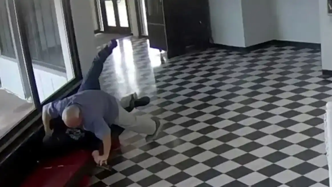 Director se lanzó sobre un atacante y evitó una masacre en una escuela de Oklahoma