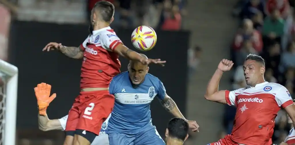 Gimnasia y Argentinos definen en El Bosque