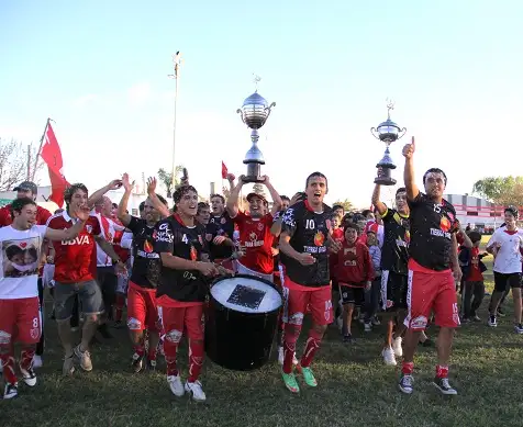 Ecos del campeón: Central festejó y Larroque se vistió de rojo