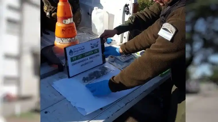 Rosario: Gendarmería detuvo a un hombre con cocaína en el estómago