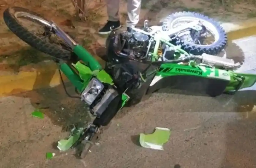 Fallecieron dos  jóvenes tras un siniestro vial en la rotonda del puente Rosario-Victoria