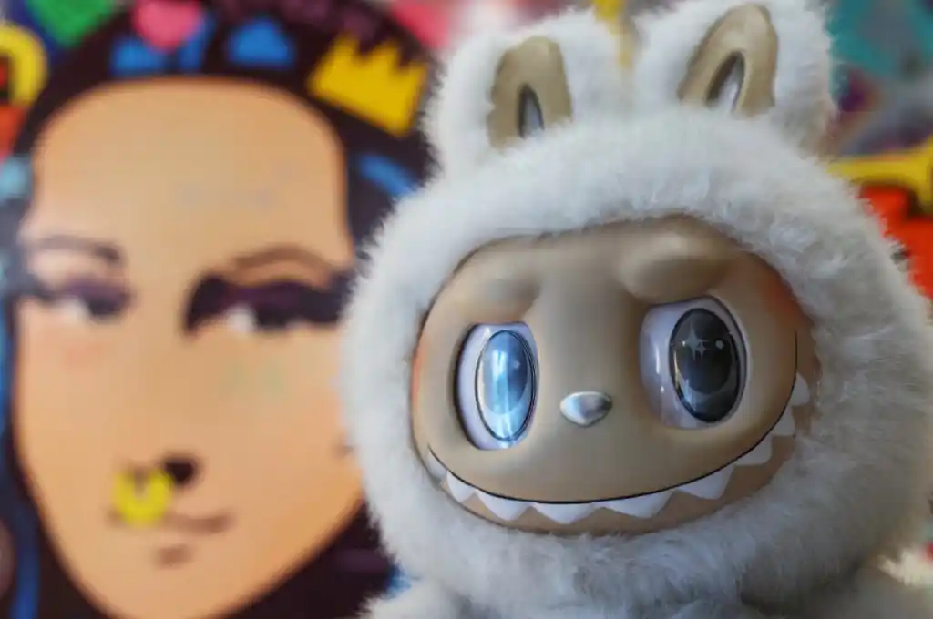 Detienen a un hombre acusado de robar muñecos Labubu valuados en casi 6000 dólares. (Foto: REUTERS/Evgenia Novozhenina)