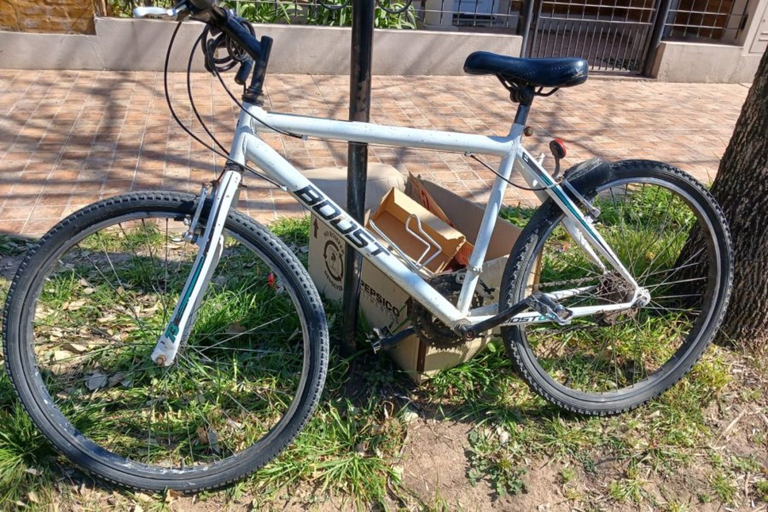 Comando Radioeléctrico recuperó una bicicleta abandonada en Barrio Villa del Parque