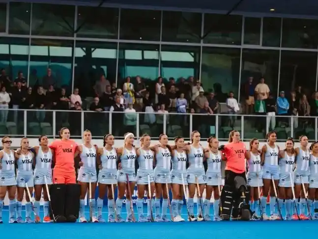 Las Leonas cayeron ante Inglaterra en el cierre de la Pro League donde terminaron en el segundo lugar. Foto:CAH