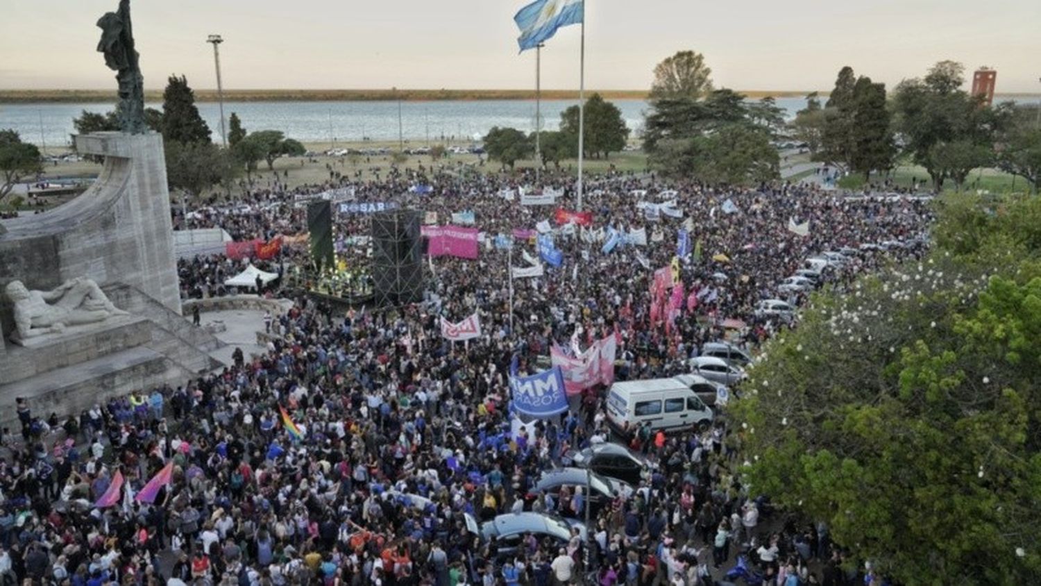 El Gobierno se reunió con gremios universitarios y pagará un aumento que fue rechazado en la previa de la marcha