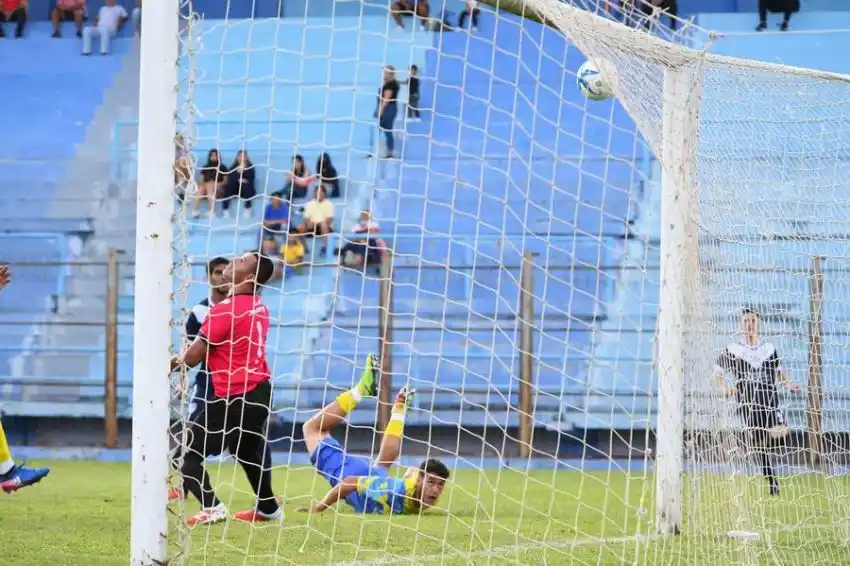 Goleada de Sol de América ante Juventud de Clorinda