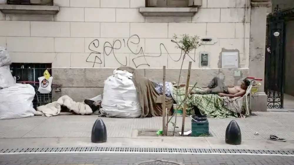 Personas en situación de calle en la ciudad de Buenos Aires. (Xinhua/Martín Zabala)