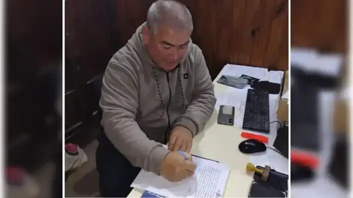 Felicitan a Diego Prado por su retiro del servicio de policía después de 33 años