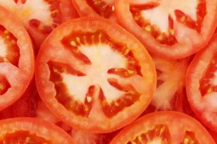 El kilo de tomate se paga  $ 220 por kilo 