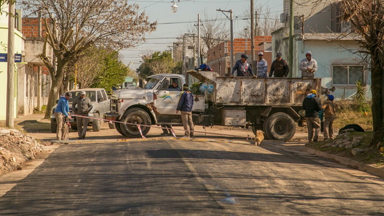 Obras Públicas trabaja en cordón cuneta y traza vial