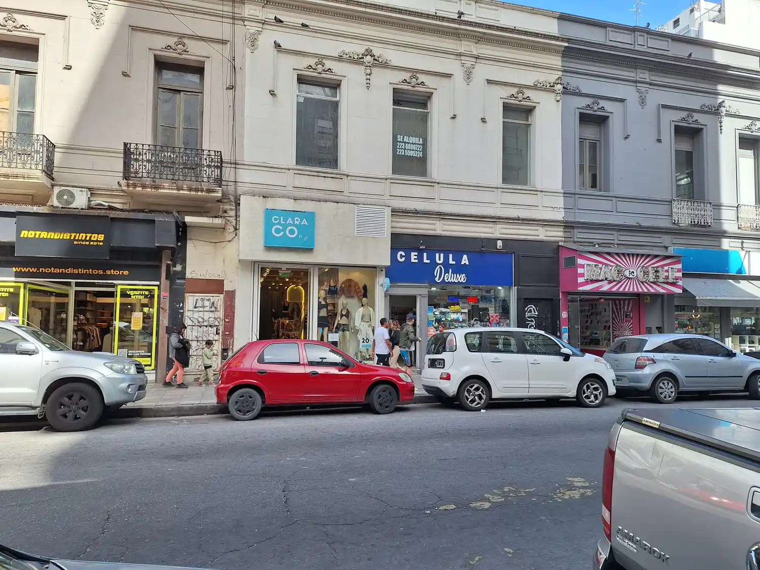 Los locales céntricos mostraron normalidad laboral durante este jueves.