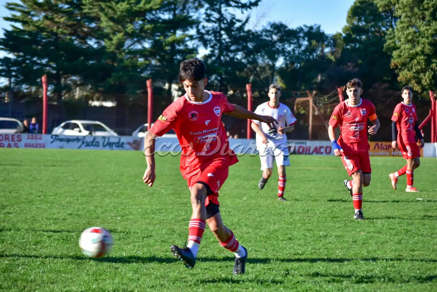 Mataderos triunfó 3-1 ante Huracán