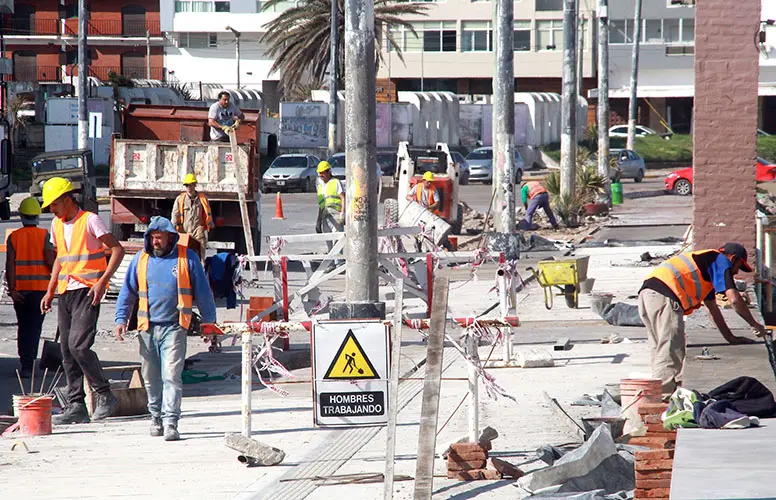 Fuerte ritmo. De las obras en la costa