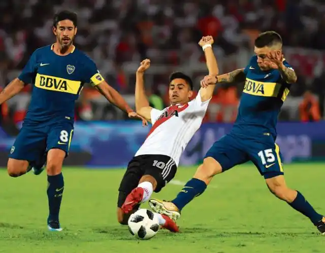 ¿cómo le fue en su debut a la película de River respecto a la de Boca?