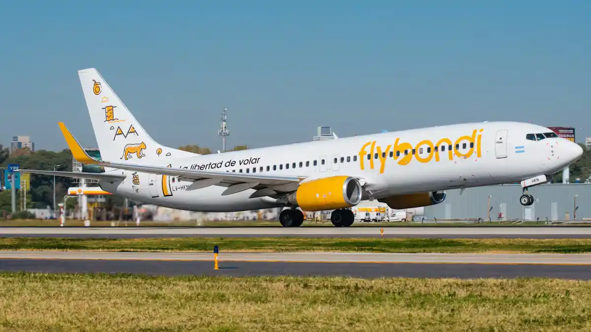 Una amenaza de bomba en un vuelo de Flybondi obligó a evacuar la aeronave en Ezeiza