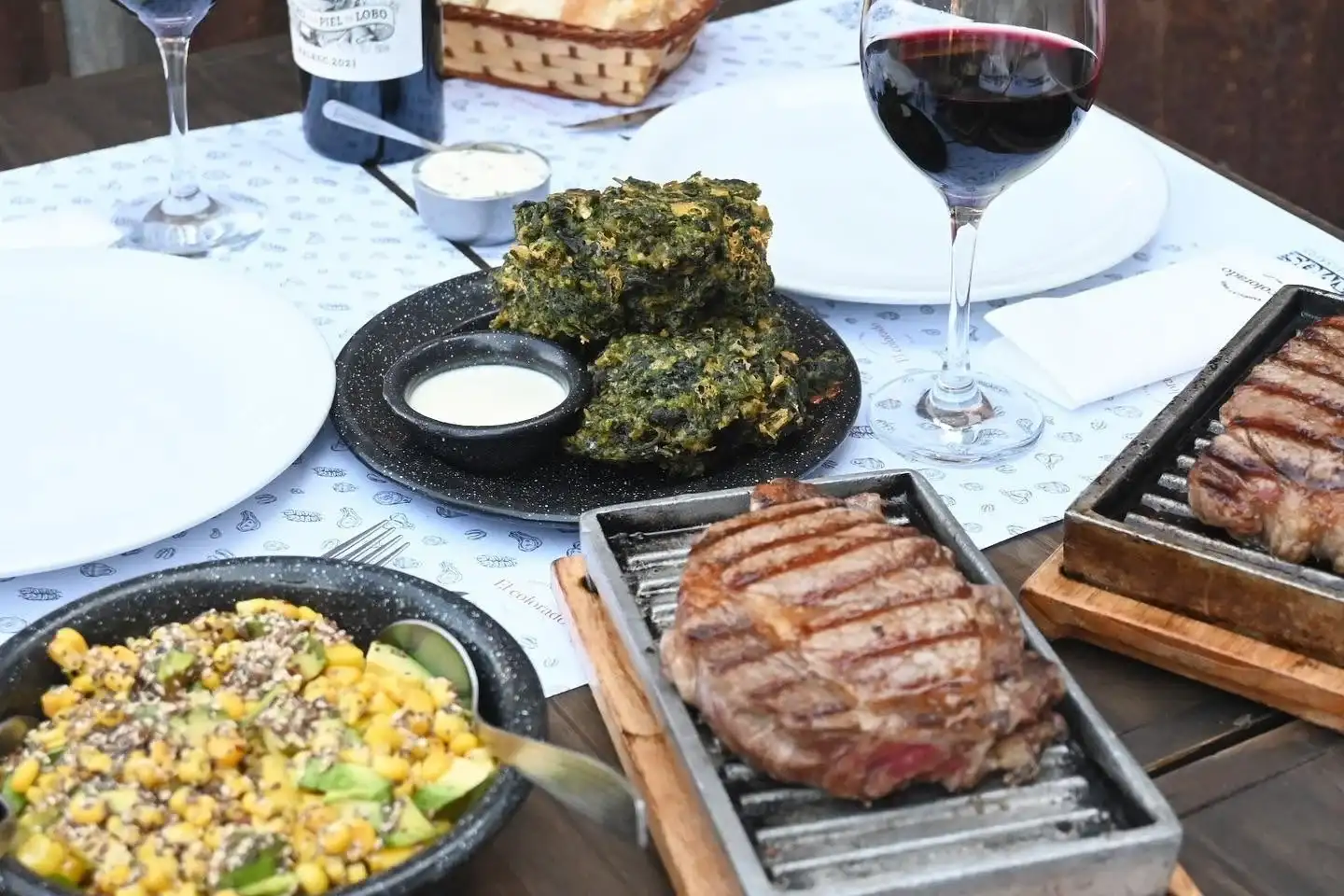 El Colorado Parrilla y vinos